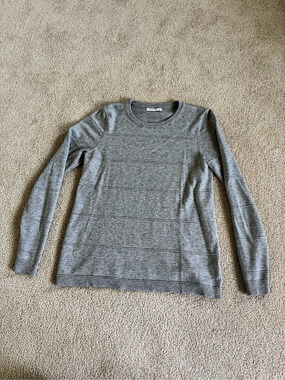 Staccato Gray Crewneck Sweater Size Small